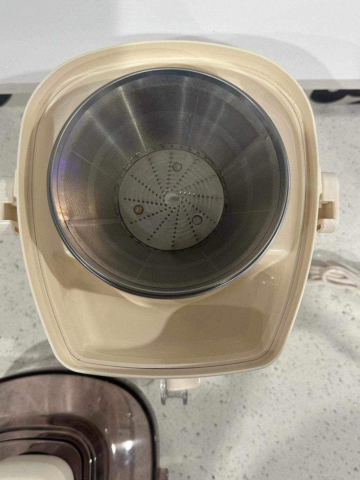 Sanyo Juicer Extractor Sherbet Maker SJ-3000