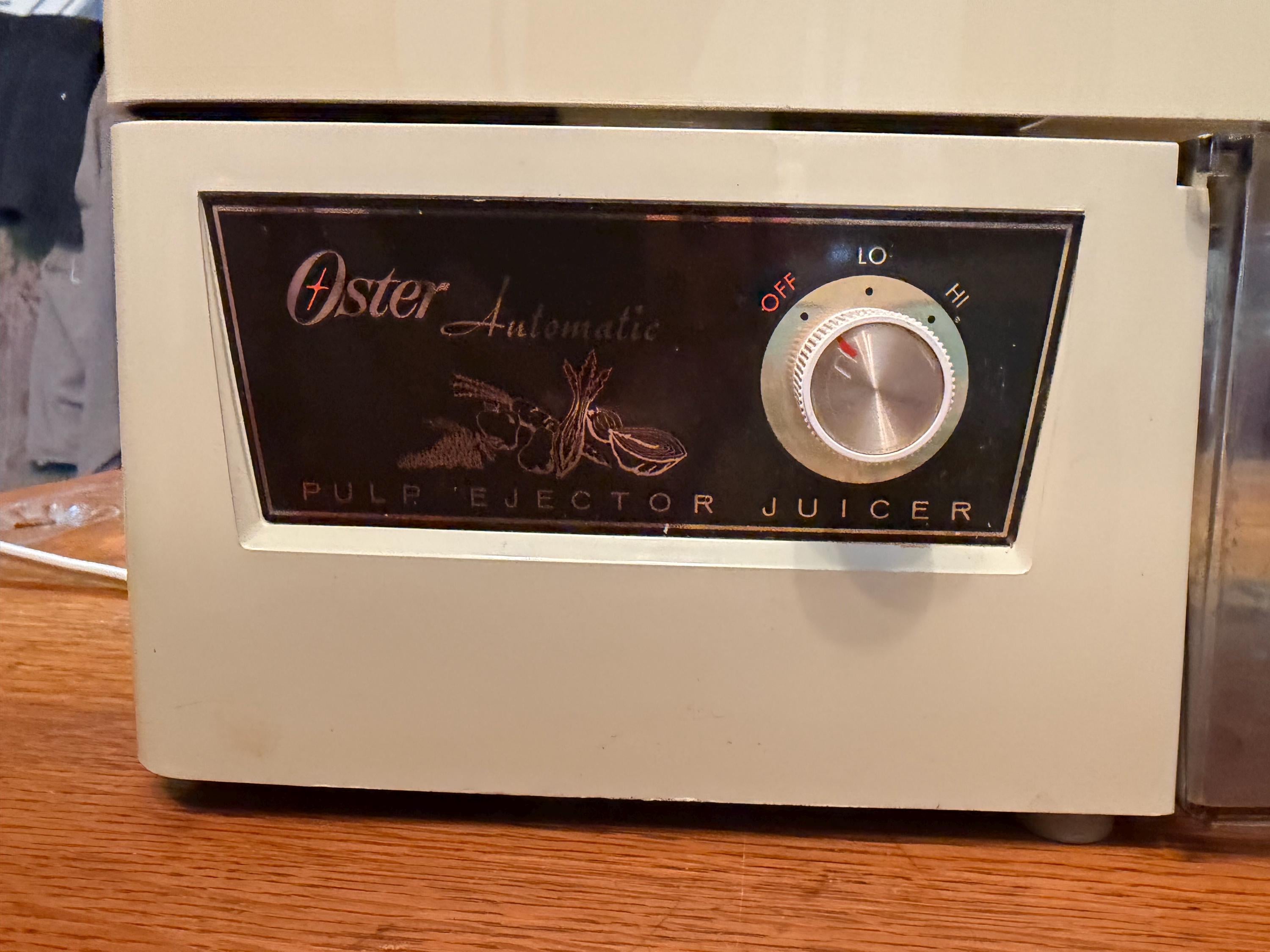 Vintage Oster Automatic Pulp Ejecter Juicer Model 363-06B (Circa 1980s)