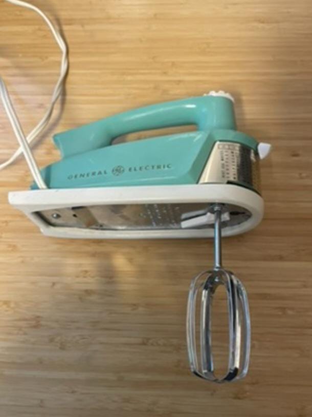 Vintage Turquoise General Electric Handheld Mixer