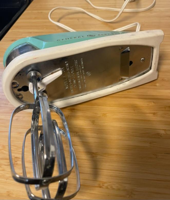 Vintage Turquoise General Electric Handheld Mixer