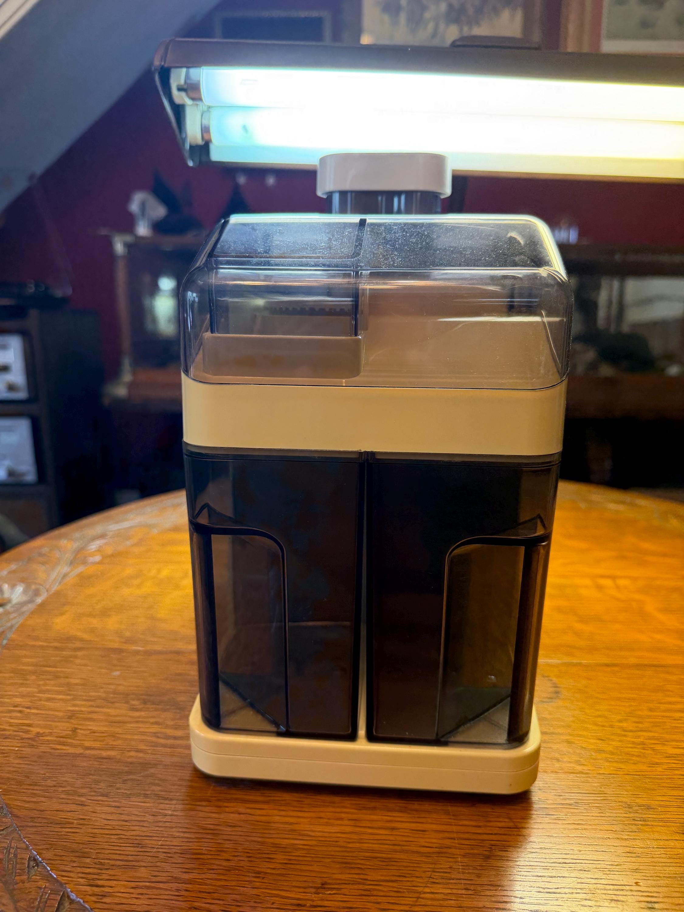 Vintage The Juice Machine by Mr. Coffee - Model JEH200